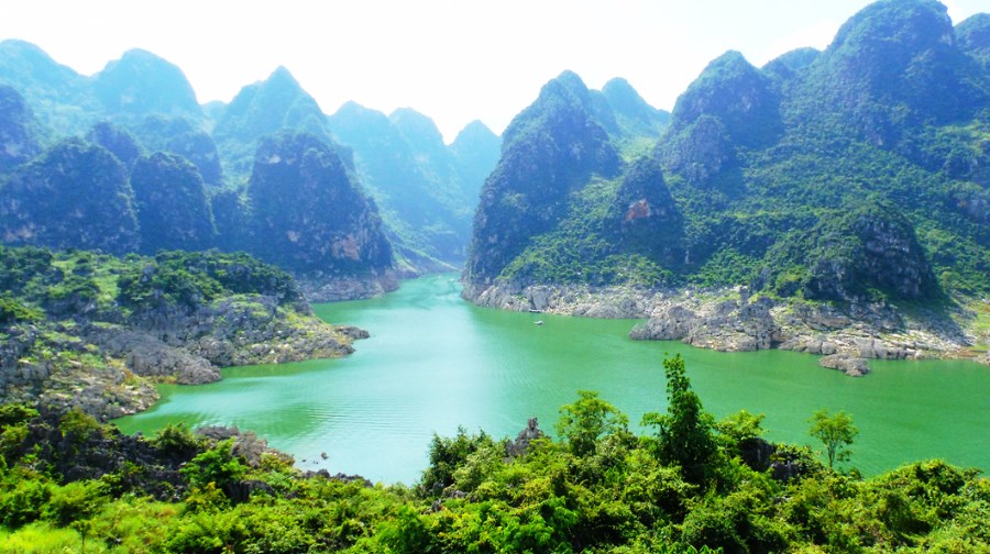 万峰湖.jpg